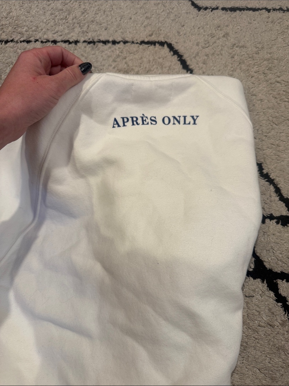 brunette the label jillian harris Ski Club Crewneck White with Navy Graphic s/m - Picture 4 of 4